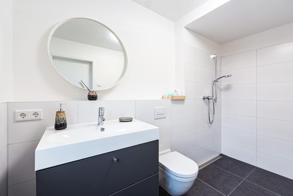 A&V Apartments Wunderschoene Penthouse Wohnung Moers Exterior foto