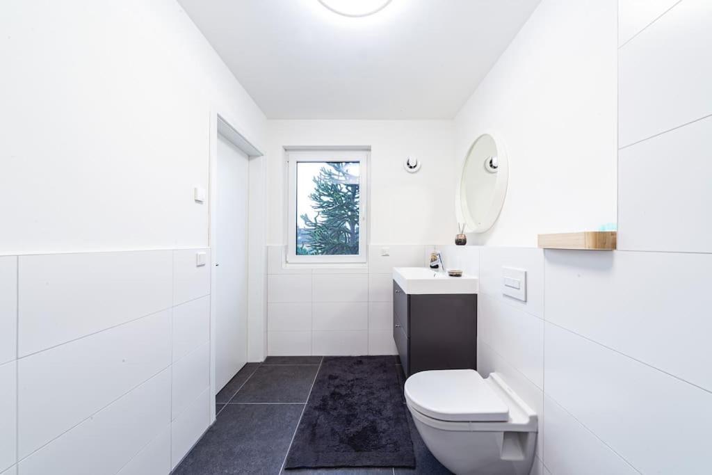 A&V Apartments Wunderschoene Penthouse Wohnung Moers Exterior foto